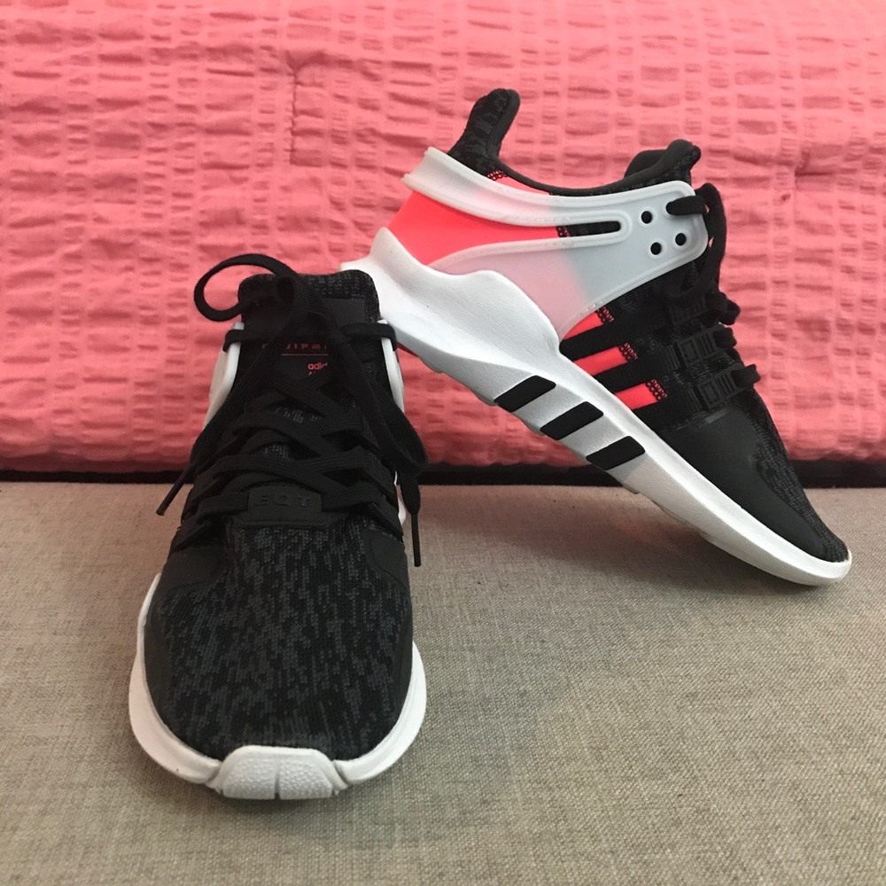 Adidas women sneakers 5.5